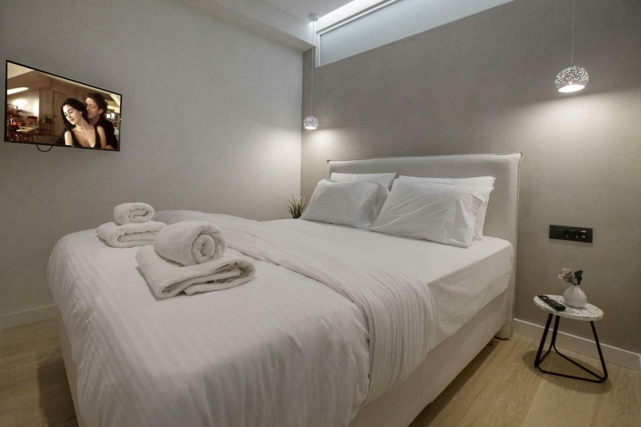 Nikis Suites Syntagma-Plaka By Ghh Athens Exterior photo
